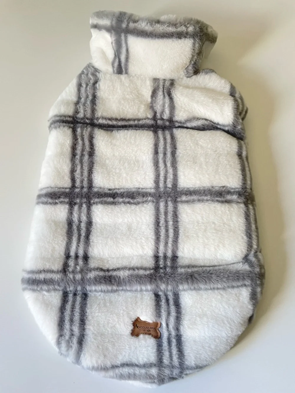 Koolaburra UGG Medium Danny Faux Fur Reversible Pet Vest Cozy White Gray Plaid